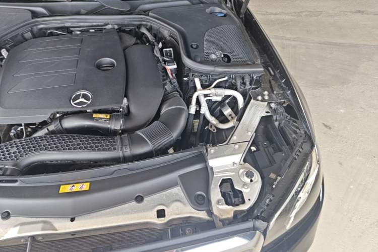 Used Mercedes-Benz E-Class 2019 Restyled E 300 L Luxury Edition Engine Bay Left