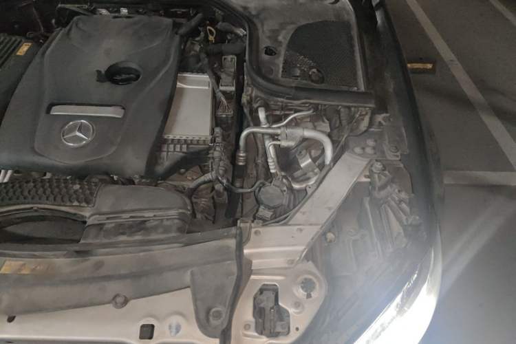 Used Mercedes-Benz E-Class 2019 E 200 L Engine Bay Left