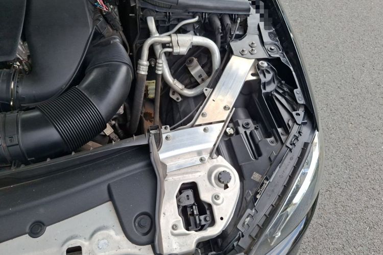 Used Mercedes-Benz E-Class 2019 Restyled E 300 L Sporty and Stylish Edition Engine Bay Left