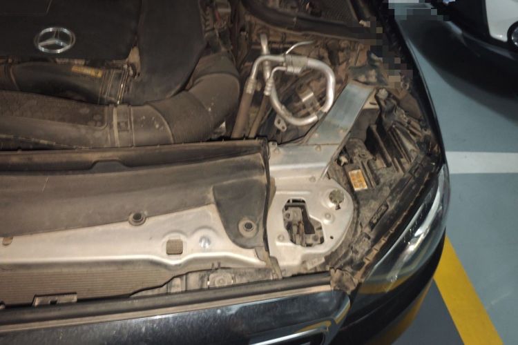 Used Mercedes-Benz E-Class 2019 Facelifted E 300 L Stylish Version Engine Bay Left