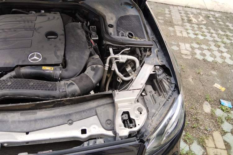 Used Mercedes-Benz E-Class 2019 Restyled E 300 L Sport Luxury Edition Engine Bay Left