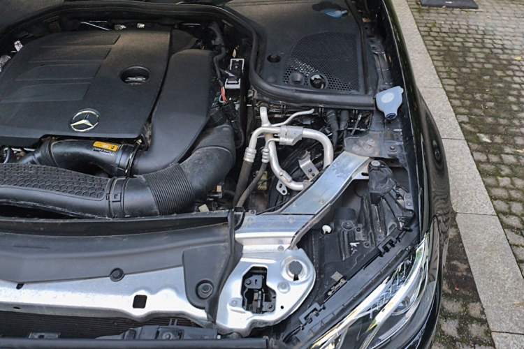 Used Mercedes-Benz E-Class 2019 Restyled E 300 L Luxury Edition Engine Bay Left