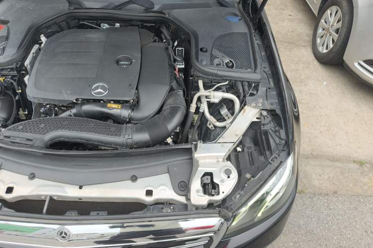 Used Mercedes-Benz E-Class 2019 Restyled E 300 L Luxury Edition Engine Bay Left