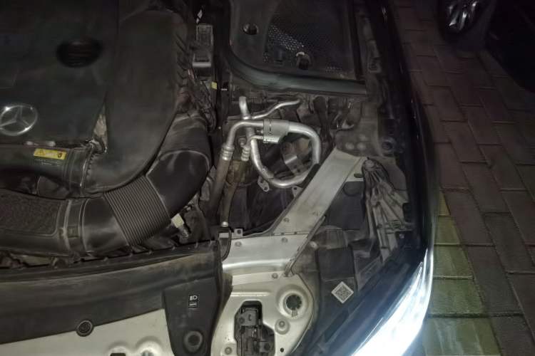 Used Mercedes-Benz E-Class 2019 E 300 L Luxury Model Engine Bay Left