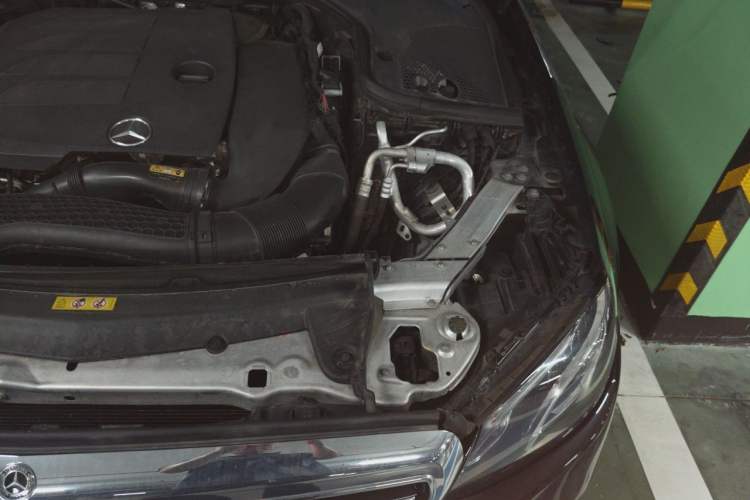 Used Mercedes-Benz E-Class 2019 Restyled E 300 L Luxury Edition Engine Bay Left
