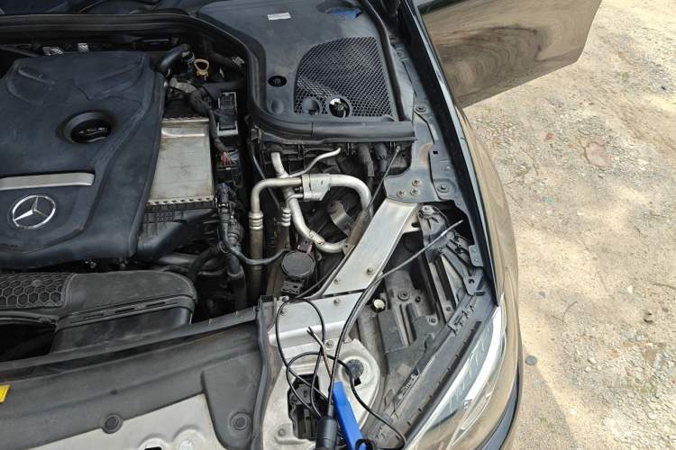 Used Mercedes-Benz E-Class 2019 E 300 L Luxury Model Engine Bay Left