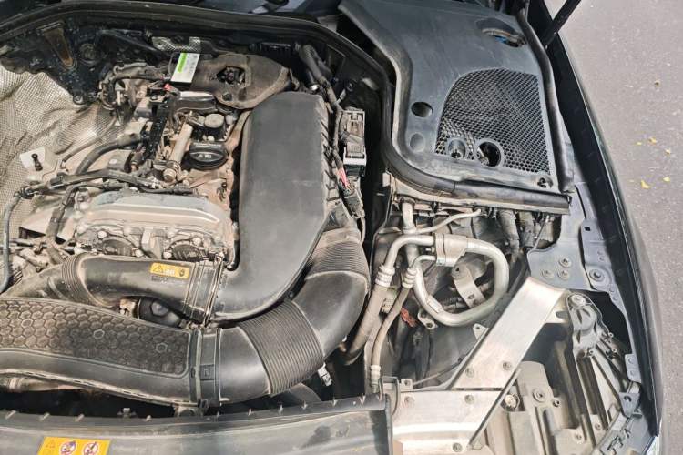 Used Mercedes-Benz E-Class 2019 Restyled E 300 L Luxury Edition Engine Bay Left
