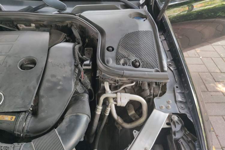 Used Mercedes-Benz E-Class 2019 Restyled E 300 L Sport Luxury Edition Engine Bay Left