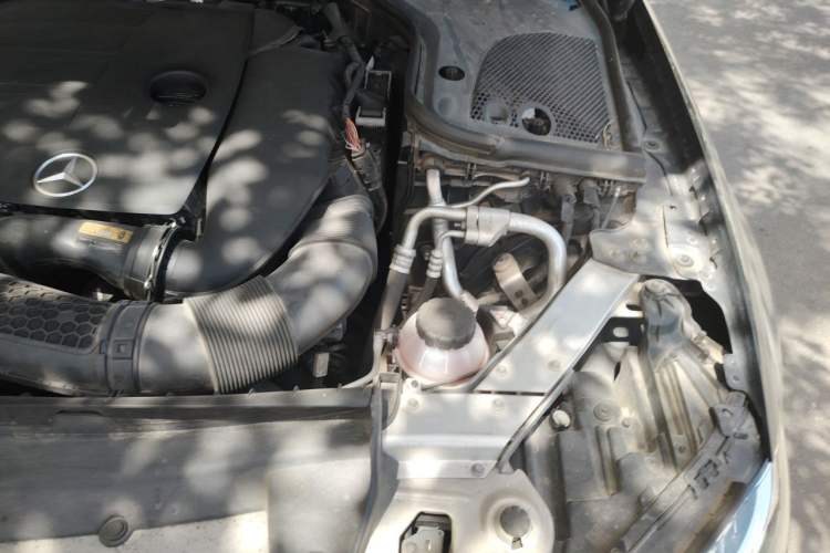 Used Mercedes-Benz E-Class 2019 E 260 L Engine Bay Left