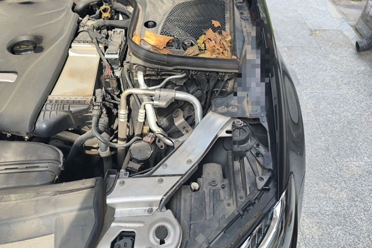 Used Mercedes-Benz E-Class 2019 E 300 L Sport Luxury Edition Engine Bay Left