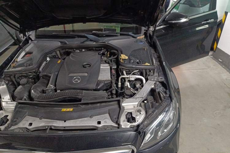Used Mercedes-Benz E-Class 2019 E 300 L Sport Luxury Edition Engine Bay Left