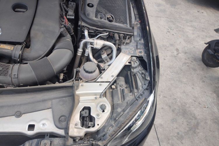 Used Mercedes-Benz E-Class 2019 E 260 L 4MATIC Engine Bay Left