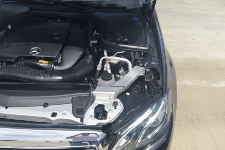 Used Mercedes-Benz E-Class 2019 E 260 L Engine Bay Left