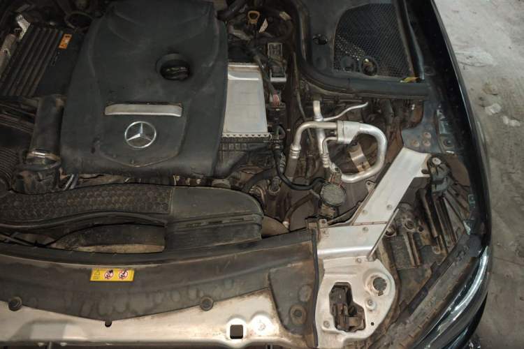 Used Mercedes-Benz E-Class 2019 E 200 L Engine Bay Left