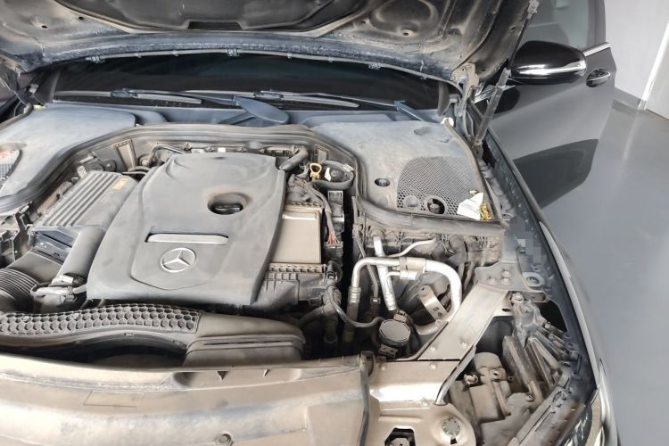Used Mercedes-Benz E-Class 2019 E 200 L Engine Bay Left