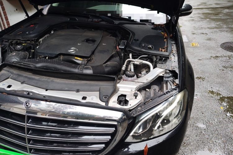 Used Mercedes-Benz E-Class 2019 E 260 L Engine Bay Left