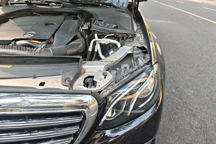 Used Mercedes-Benz E-Class 2019 Facelifted E 300 L Stylish Version Engine Bay Left