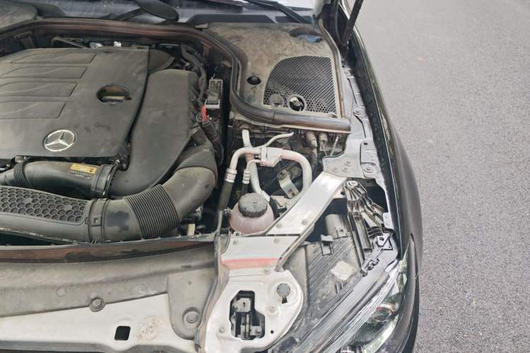 Used Mercedes-Benz E-Class 2019 E 260 L Engine Bay Left