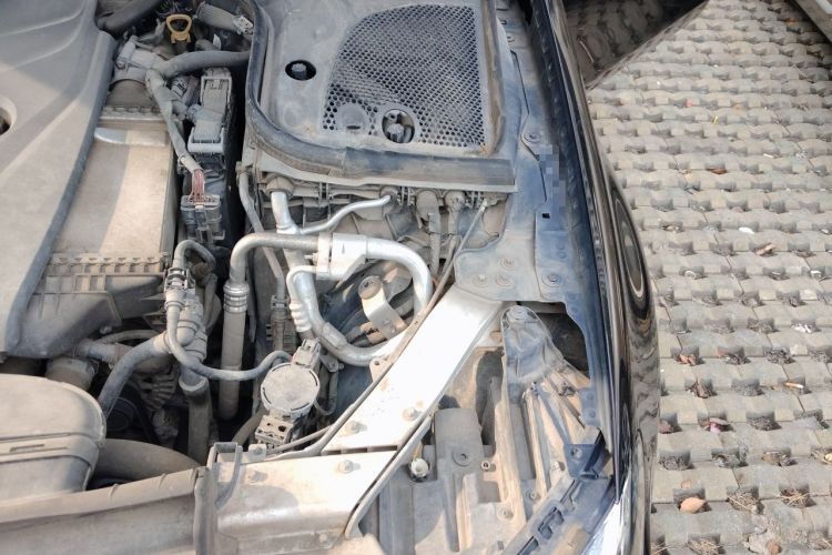 Used Mercedes-Benz E-Class 2019 E 200 L Engine Bay Left