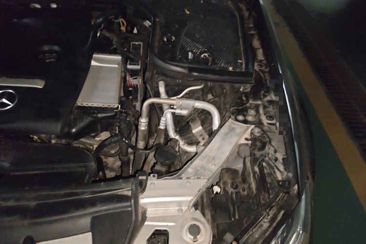 Used Mercedes-Benz E-Class 2019 E 300 L Luxury Model Engine Bay Left