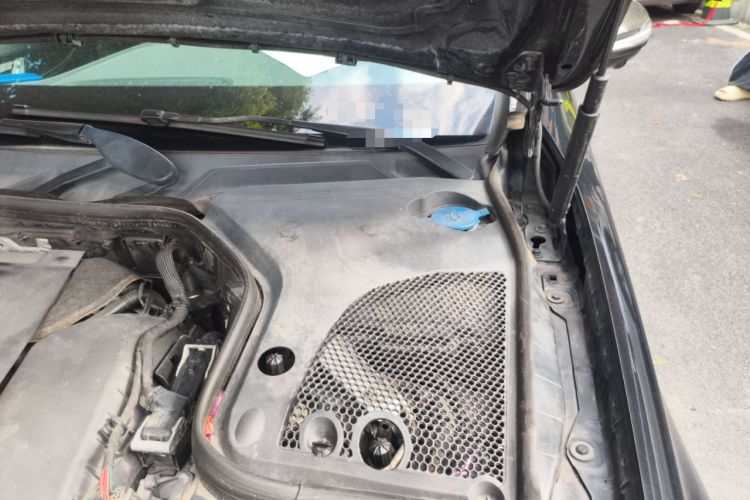 Used Mercedes-Benz E-Class 2019 Facelifted E 300 L Stylish Version Engine Bay Left
