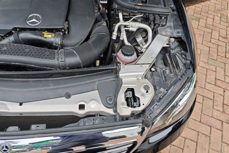 Used Mercedes-Benz E-Class 2019 E 260 L Engine Bay Left