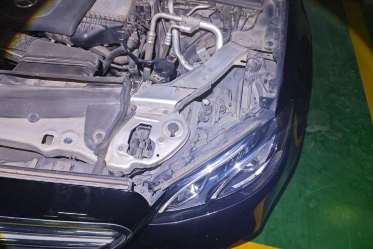 Used Mercedes-Benz E-Class 2019 E 300 L Sporty and Stylish Model Engine Bay Left