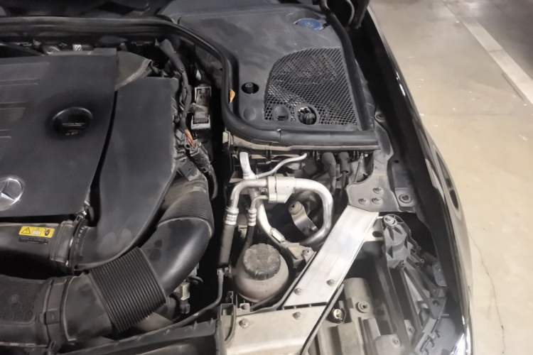 Used Mercedes-Benz E-Class 2019 E 260 L Engine Bay Left