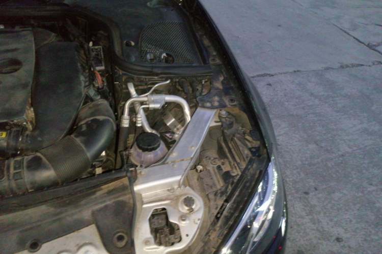 Used Mercedes-Benz E-Class 2019 E 260 L Engine Bay Left