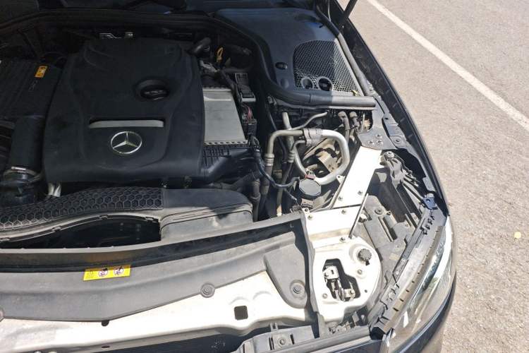 Used Mercedes-Benz E-Class 2019 E 300 L Sport Luxury Edition Engine Bay Left