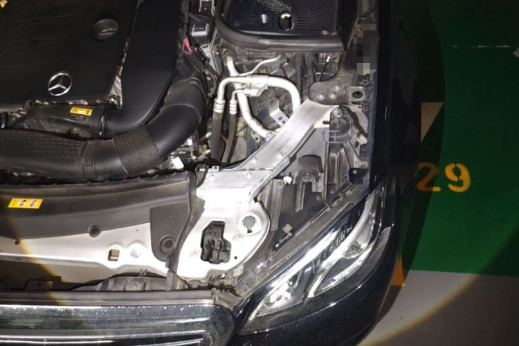 Used Mercedes-Benz E-Class 2019 Restyled E 300 L Luxury Edition Engine Bay Left