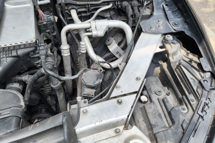 Used Mercedes-Benz E-Class 2019 E 300 L Stylish Model Engine Bay Left