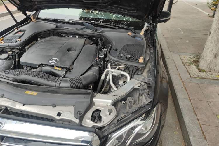 Used Mercedes-Benz E-Class 2019 Facelifted E 300 L Stylish Version Engine Bay Left