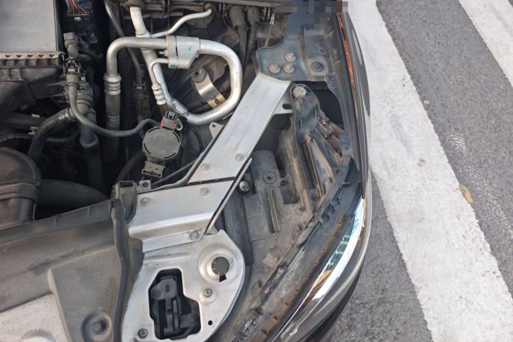 Used Mercedes-Benz E-Class 2019 E 200 L Sport Edition Engine Bay Left