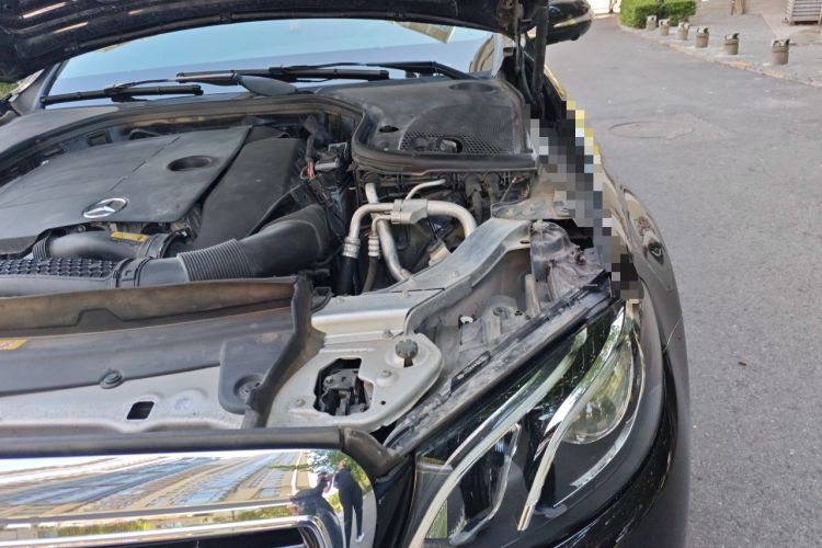Used Mercedes-Benz E-Class 2019 Restyled E 300 L Luxury Edition Engine Bay Left