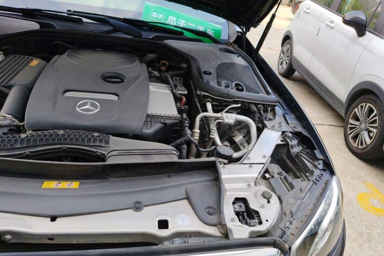 Used Mercedes-Benz E-Class 2019 E 300 L Luxury Model Engine Bay Left