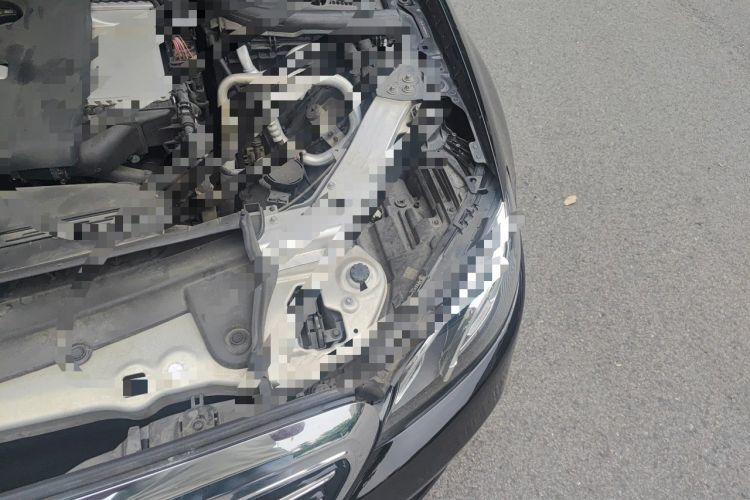 Used Mercedes-Benz E-Class 2019 E 200 L Engine Bay Left