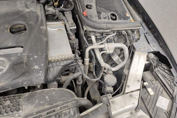 Used Mercedes-Benz E-Class 2019 E 200 L Engine Bay Left