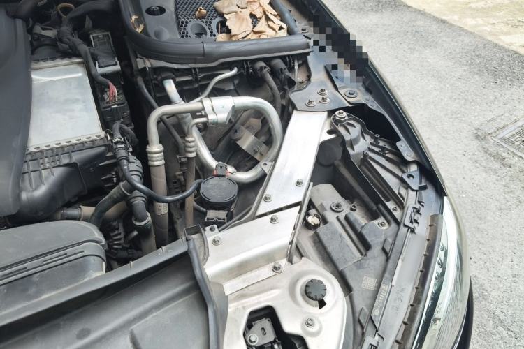 Used Mercedes-Benz E-Class 2019 E 300 L Sport Luxury Edition Engine Bay Left