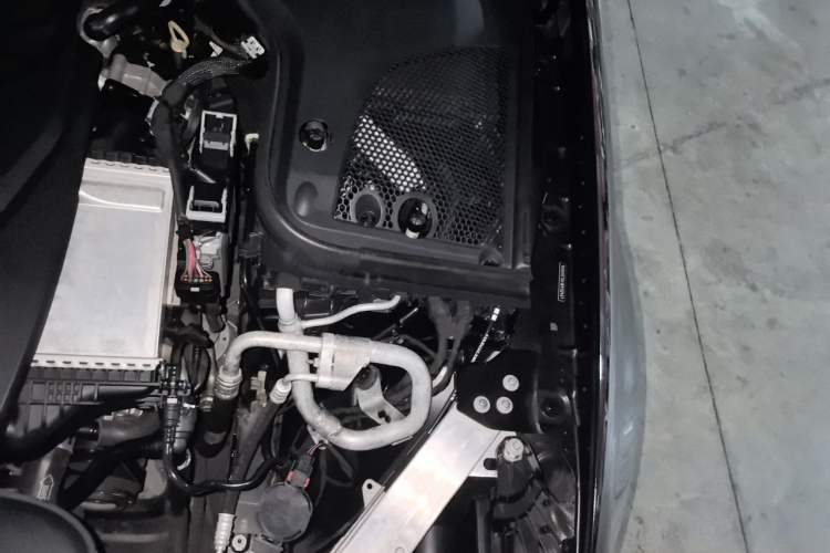 Used Mercedes-Benz E-Class 2019 E 300 L Luxury Model Engine Bay Left
