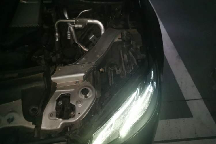Used Mercedes-Benz E-Class 2019 E 300 L Luxury Model Engine Bay Left