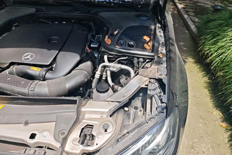 Used Mercedes-Benz E-Class 2019 E 260 L Engine Bay Left