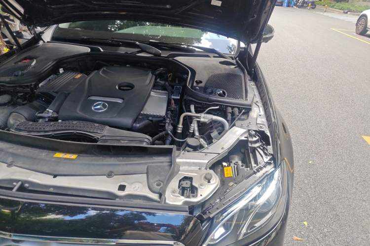 Used Mercedes-Benz E-Class 2019 E 300 L Sport Luxury Edition Engine Bay Left