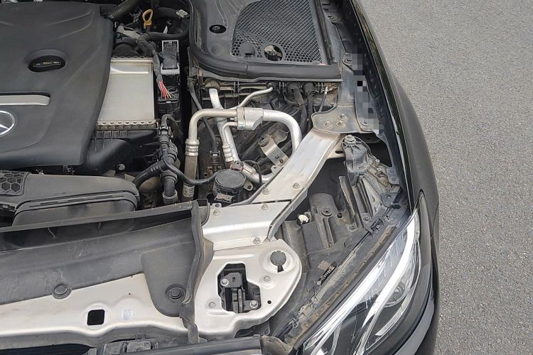 Used Mercedes-Benz E-Class 2019 E 200 L Engine Bay Left