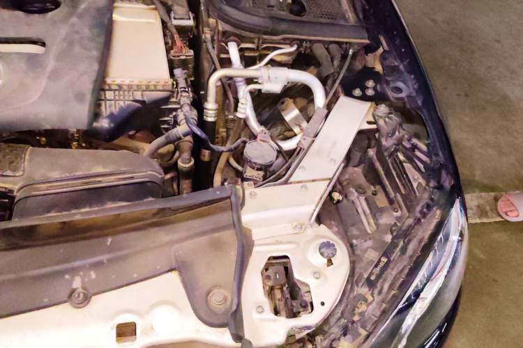 Used Mercedes-Benz E-Class 2019 E 300 L Sporty and Stylish Model Engine Bay Left