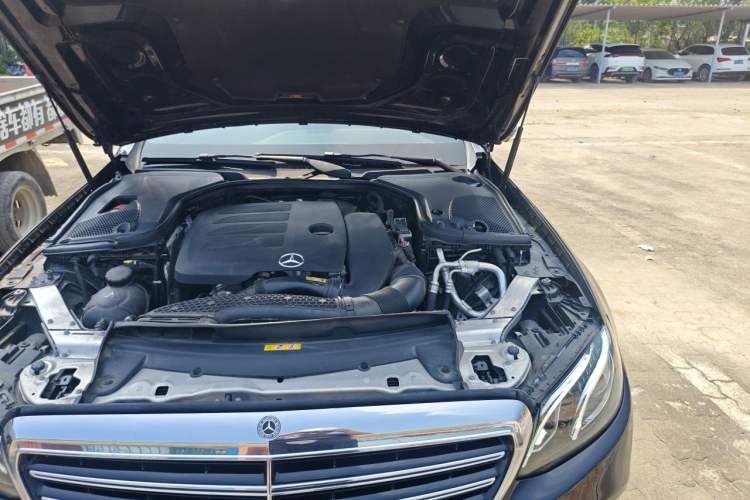Used Mercedes-Benz E-Class 2019 Restyled E 300 L Luxury Edition Engine Bay Left