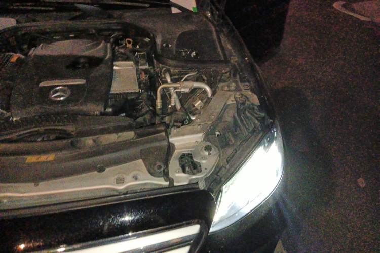 Used Mercedes-Benz E-Class 2019 E 300 L Sport Luxury Edition Engine Bay Left