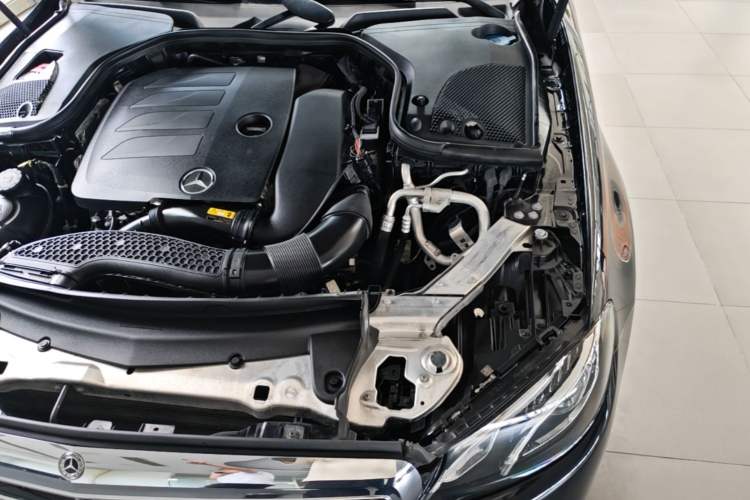 Used Mercedes-Benz E-Class 2019 Restyled E 300 L Luxury Edition Engine Bay Left