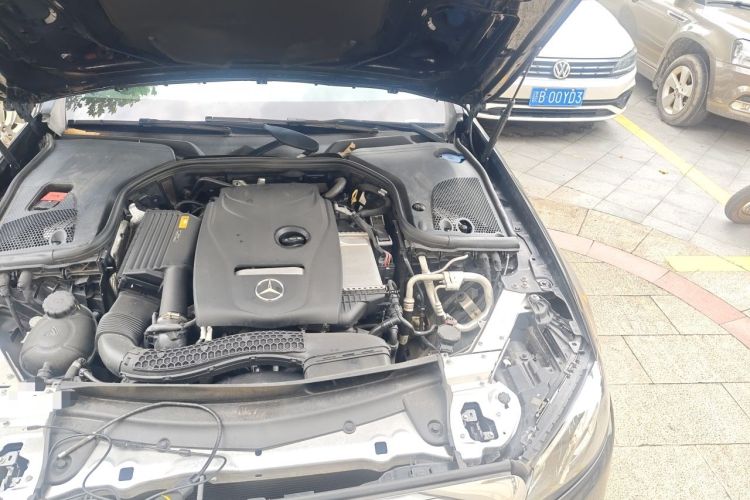 Used Mercedes-Benz E-Class 2019 E 200 L Engine Bay Left