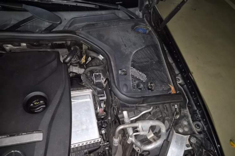 Used Mercedes-Benz E-Class 2019 E 300 L Luxury Model Engine Bay Left